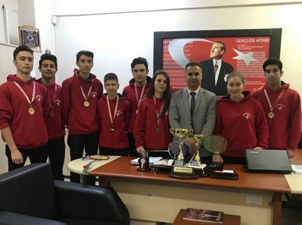 Badminton Takımımız İzmir 1. si